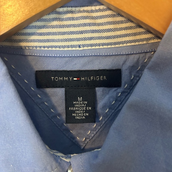 Tommy Hilfiger Classic Chambray Blue 100% Cotton Button Down Size M Office - Picture 4 of 13